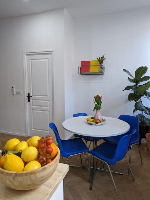 T2 Cosy Avec Terrasse Et Parking Apartment Marseille Luaran gambar